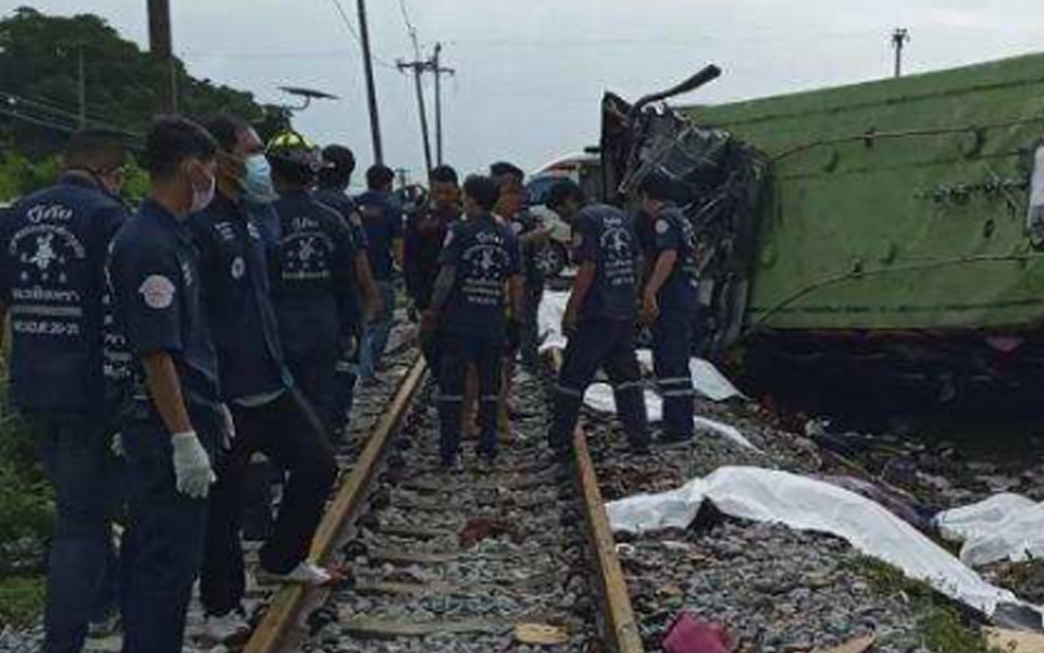 Bus-train collision in central Thailand leaves 17 dead